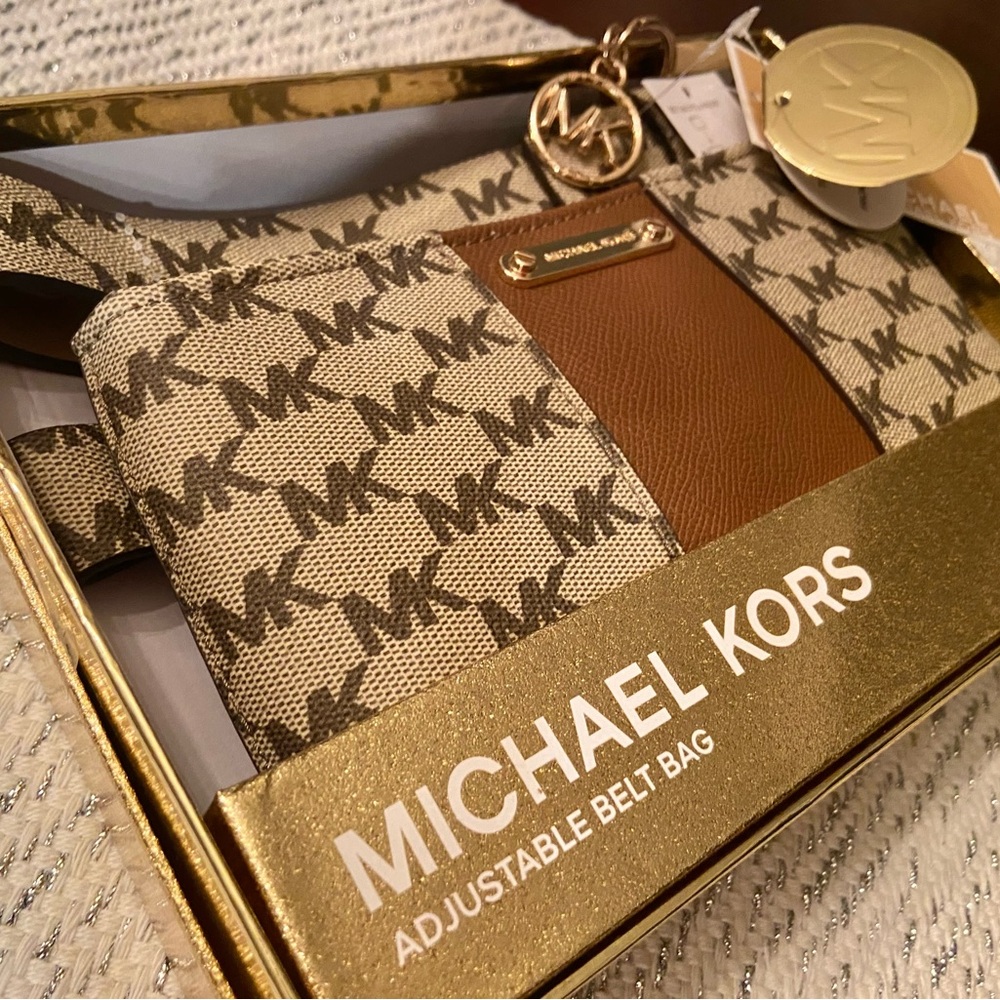 NWT! Authentic Michael Kors adjustable belt bag, crossbody. In Holiday gift box! - Picture 10 of 16